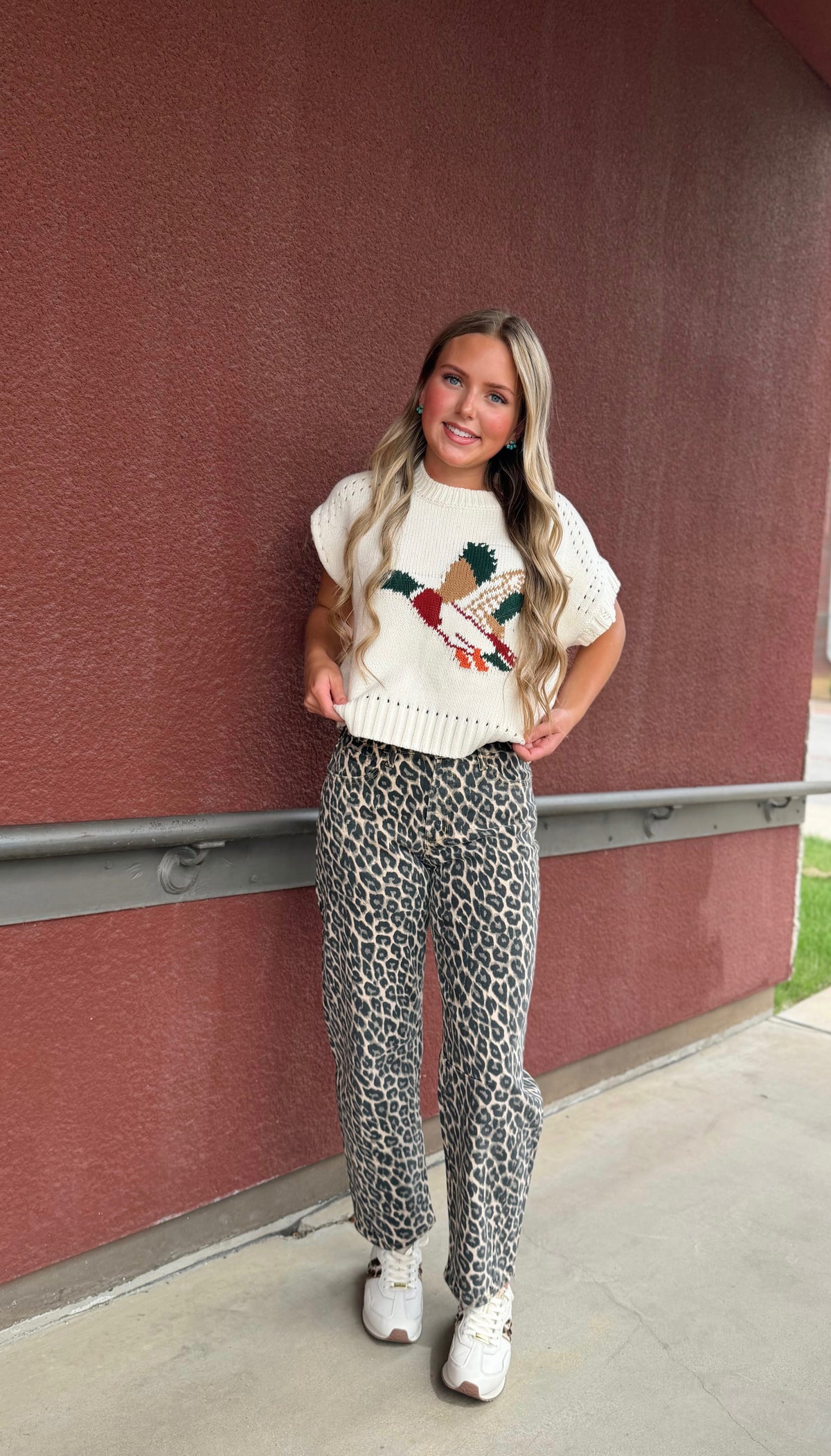 Duck Graphic Short Sleeve Sweater