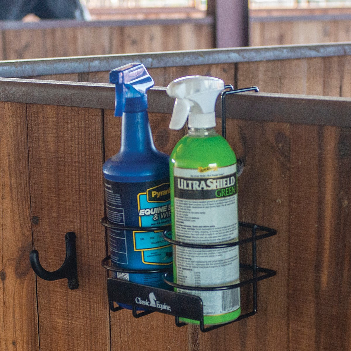 CLASSIC EQUINE BOTTLE HANGER