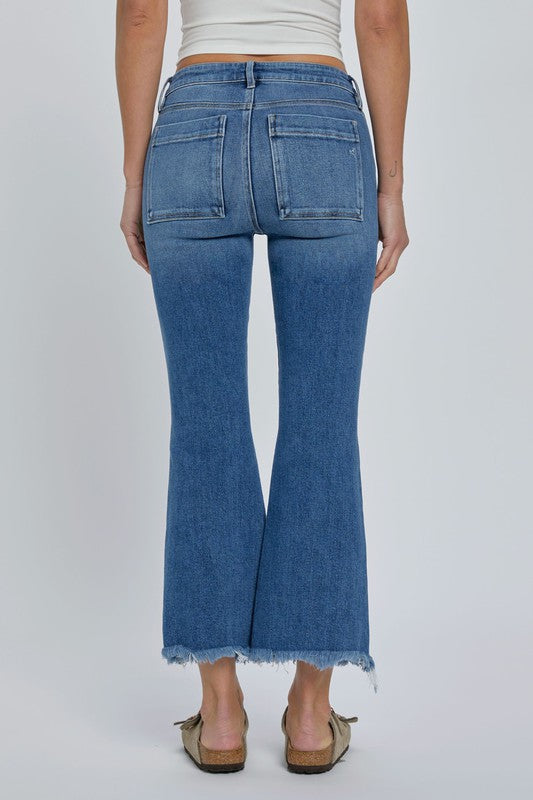 MEDIUM WASH FRAYED HEM CARGO CROP FLARE