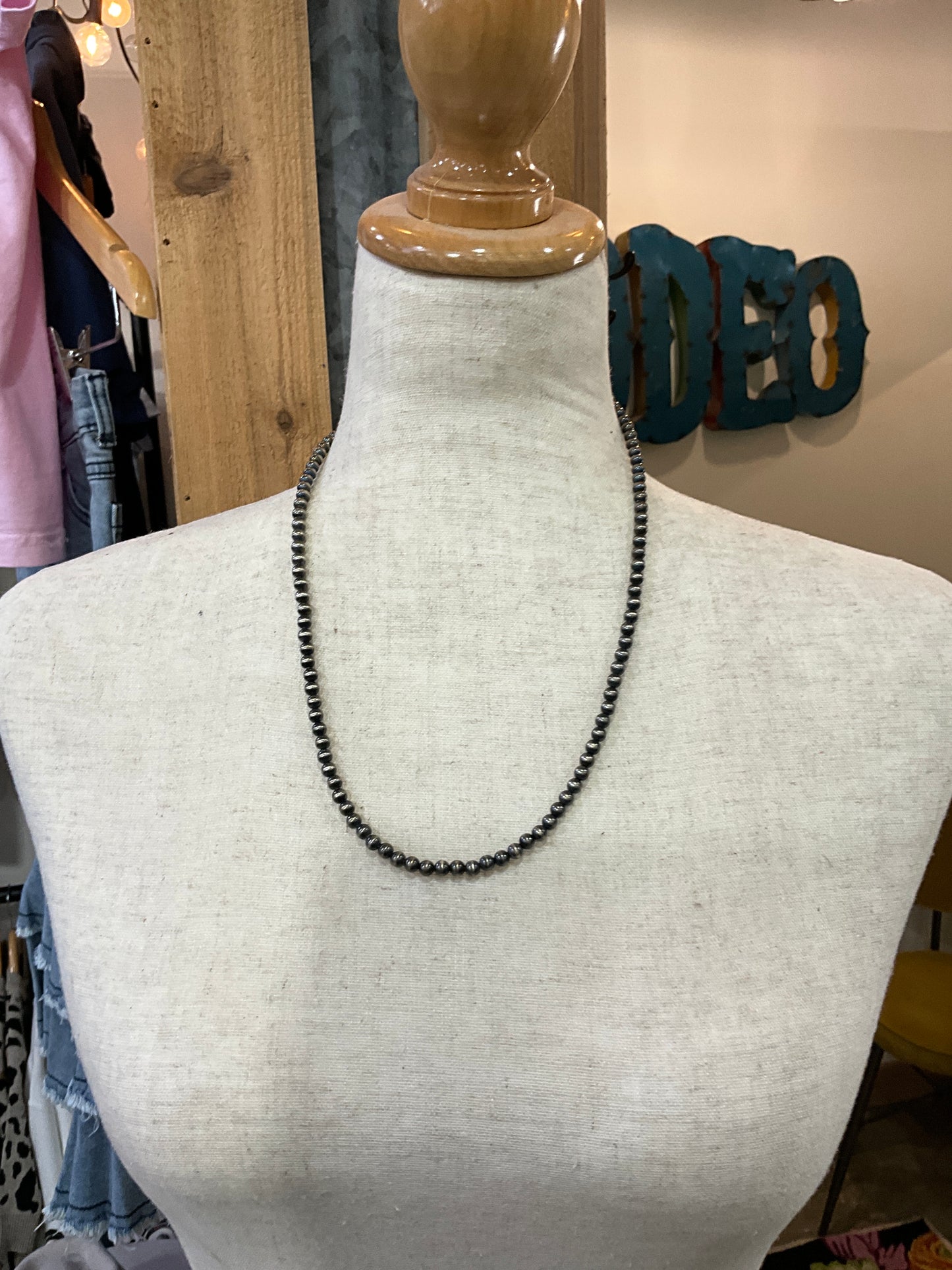 KT NAVAJO PEARL 22"