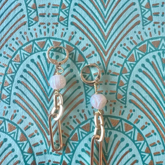 Pearl Matte Paperclip Hoop