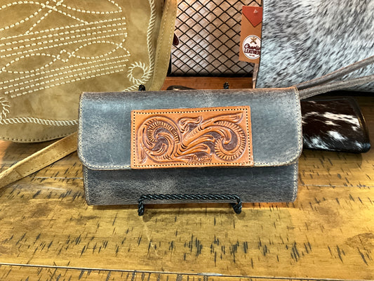 WRISTLET W/ TOOLED PATCH