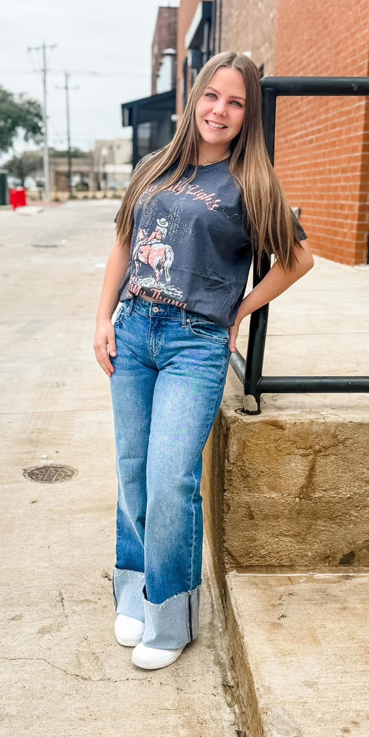Big City Lights Ain't My Thang Distressed T-Shirt