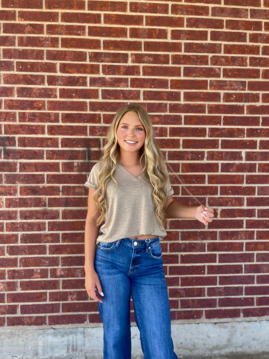 Relaxed V-neck Short Sleeve Slub Top