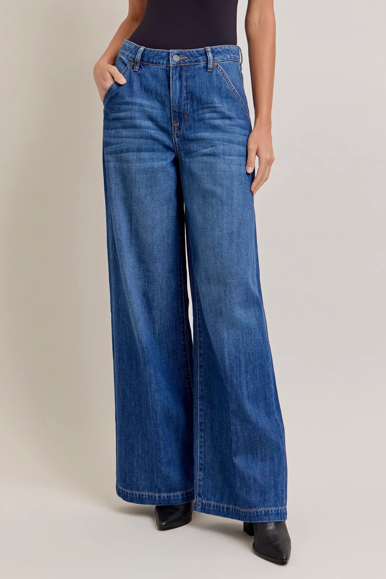[NORI] DARK WASH 31" INSEAM WIDELEG TROUSER