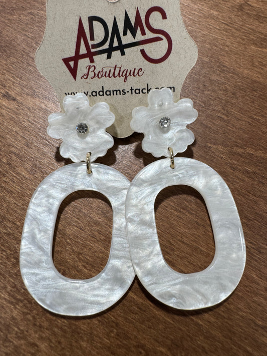 Mother of Pearl Look Oval Flower Post Earring