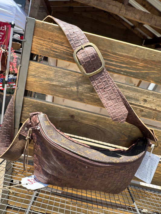 LAVISH WEAVE BUMBAG