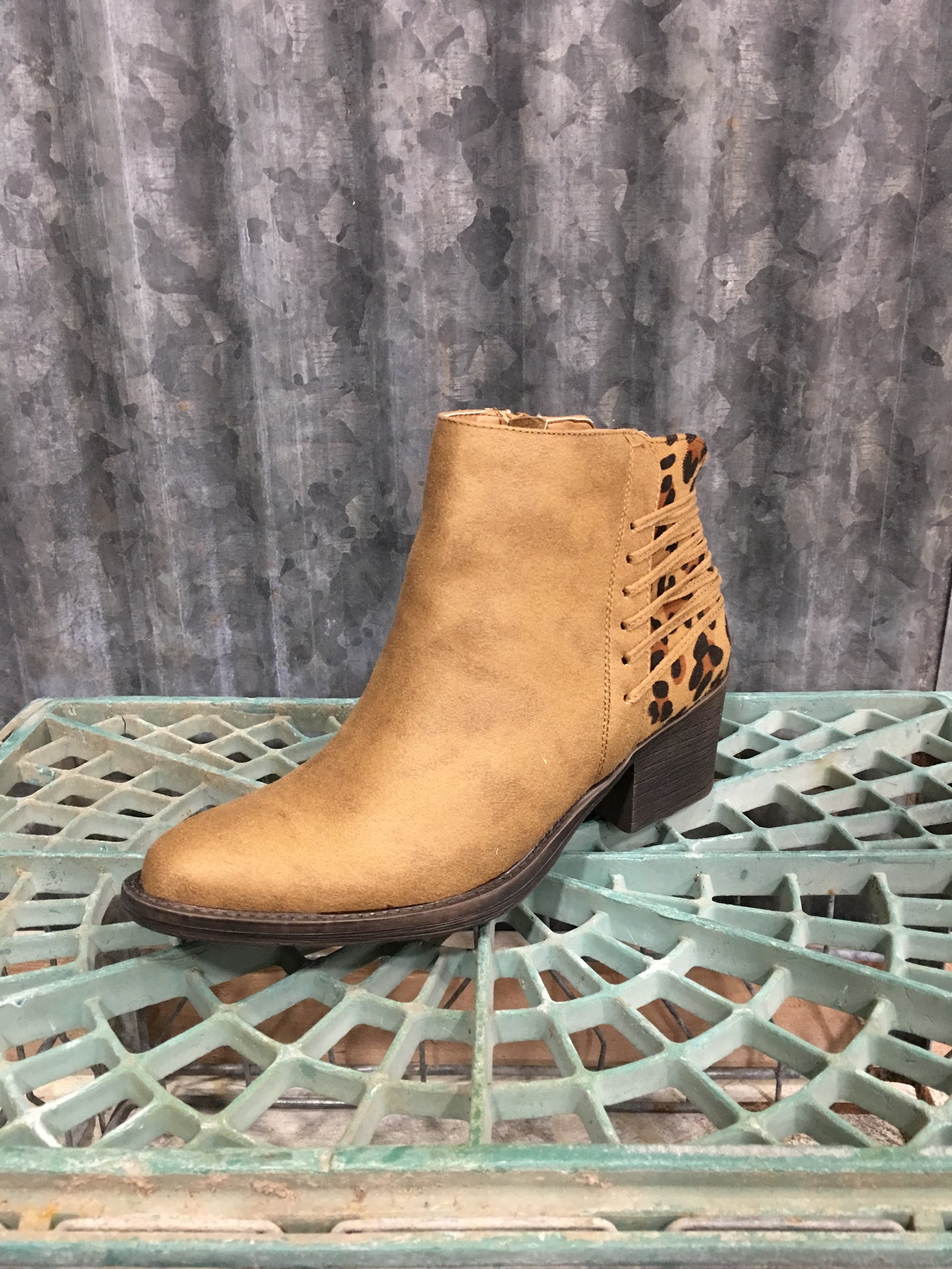 Merrick Tan/Leopard Booites