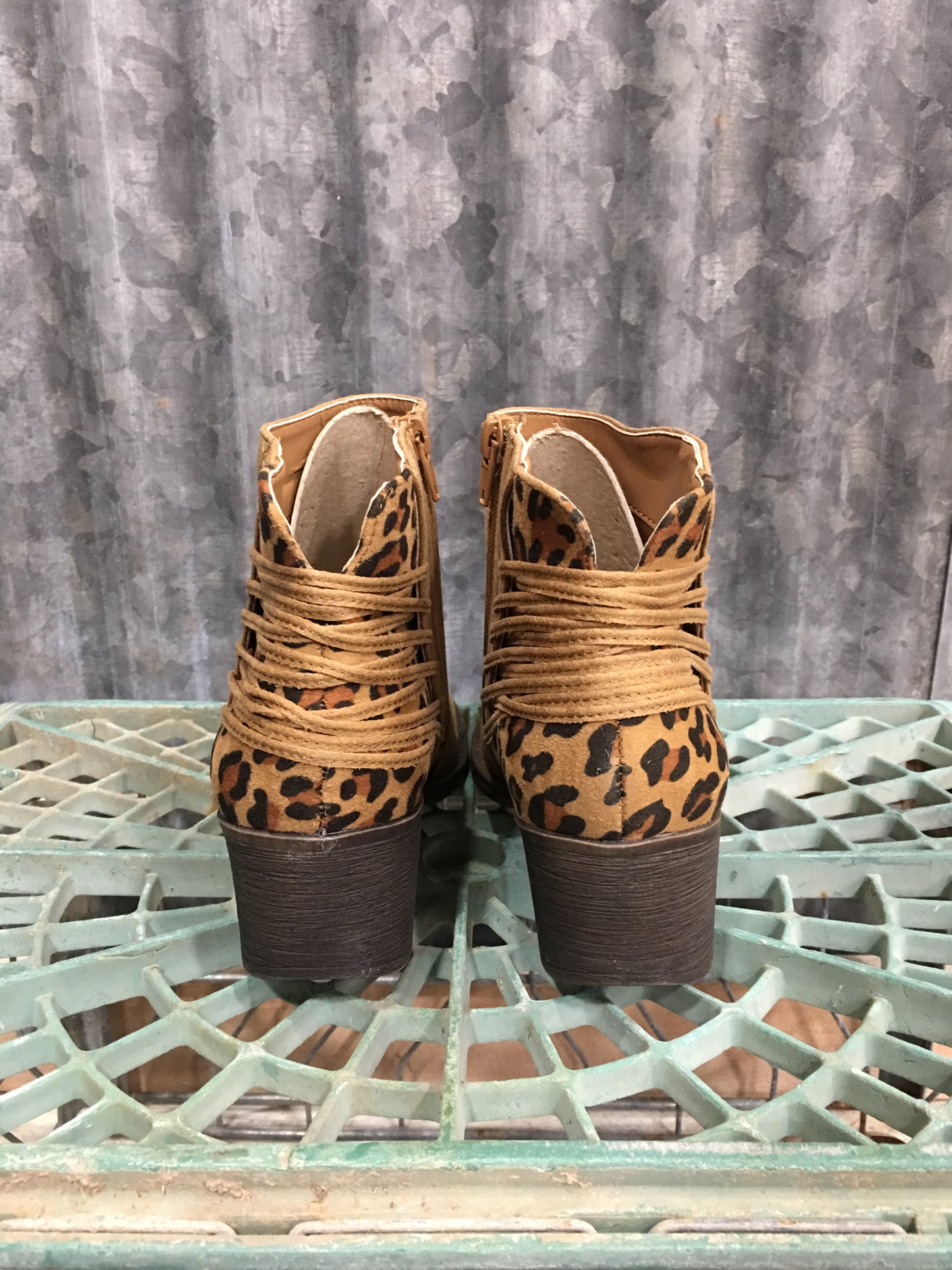 Merrick Tan/Leopard Booites