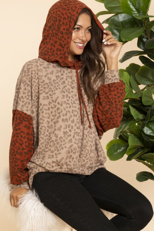 Leopard printed hooded top